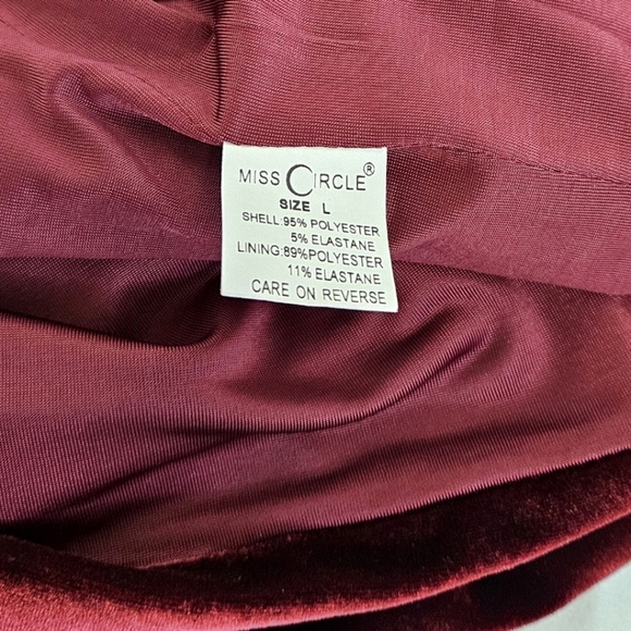 Miss Circle New York Lulia Wine Flare Sleeve Quilted Red Velvet Dress Sz Large - Picture 7 of 11